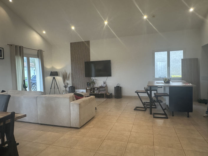 Image No.6-4 Bed House for sale