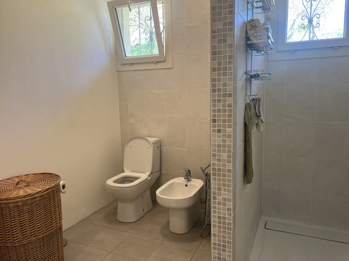 Image No.8-2 Bed House for sale