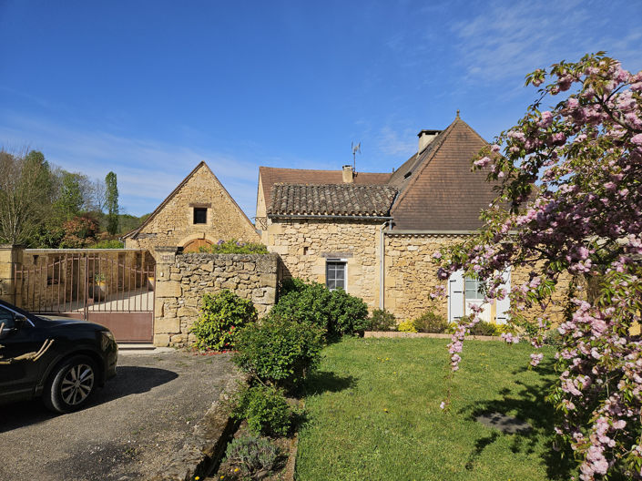 Image No.1-4 Bed House for sale