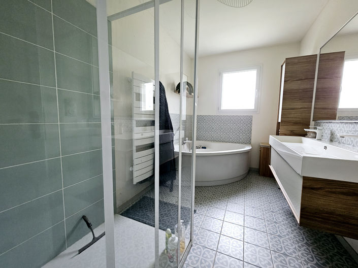 Image No.9-7 Bed House for sale