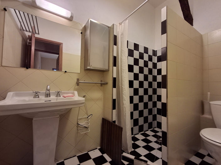 Image No.8-4 Bed House for sale