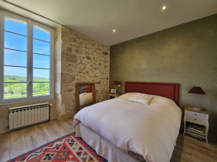 Image No.18-4 Bed House for sale