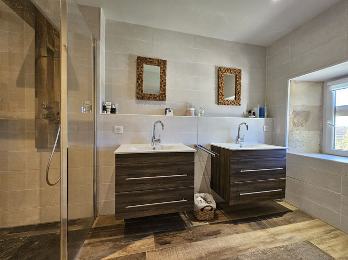 Image No.19-4 Bed House for sale