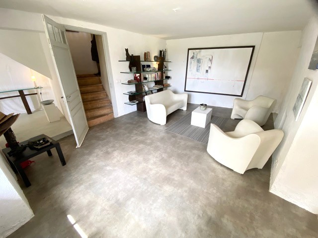 Image No.10-2 Bed House for sale