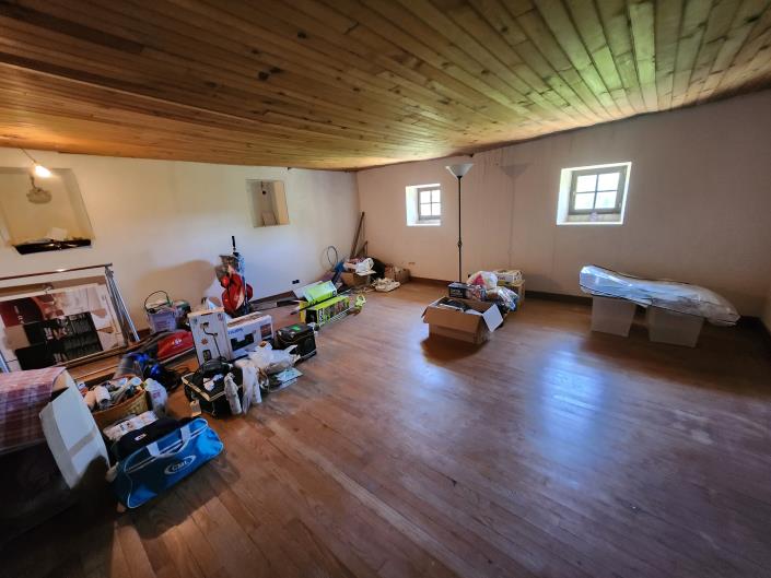 Image No.26-3 Bed Country Property for sale