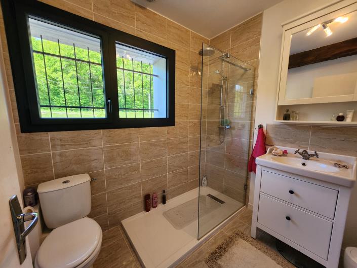 Image No.9-3 Bed Country Property for sale