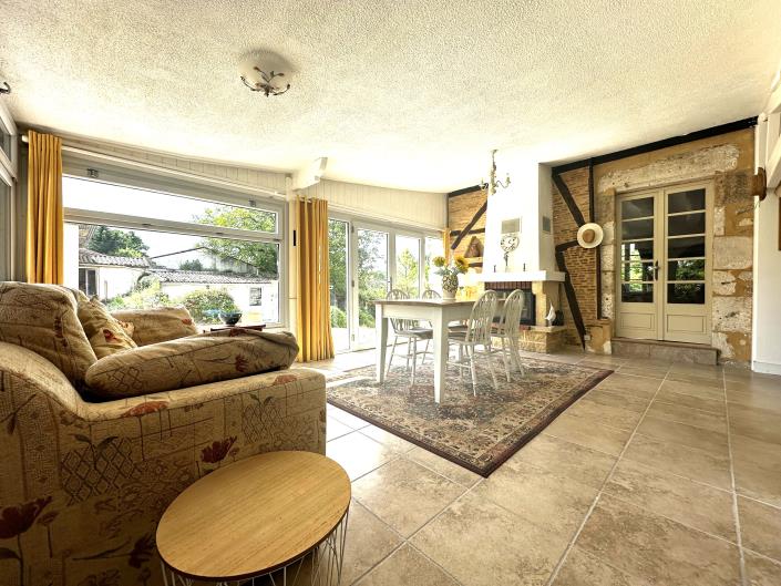 Image No.19-3 Bed Country House for sale