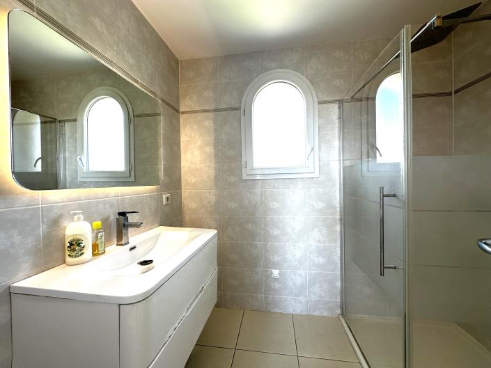 Image No.16-3 Bed Villa / Detached for sale