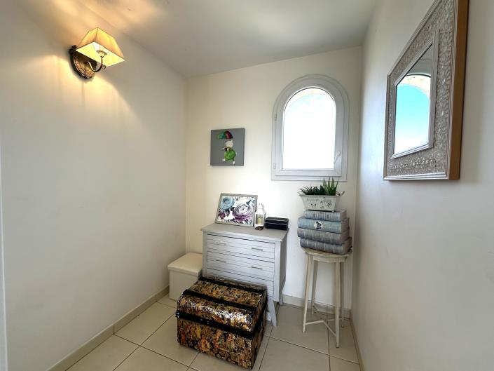 Image No.26-3 Bed Villa / Detached for sale