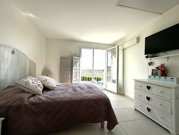 Image No.9-3 Bed Villa / Detached for sale