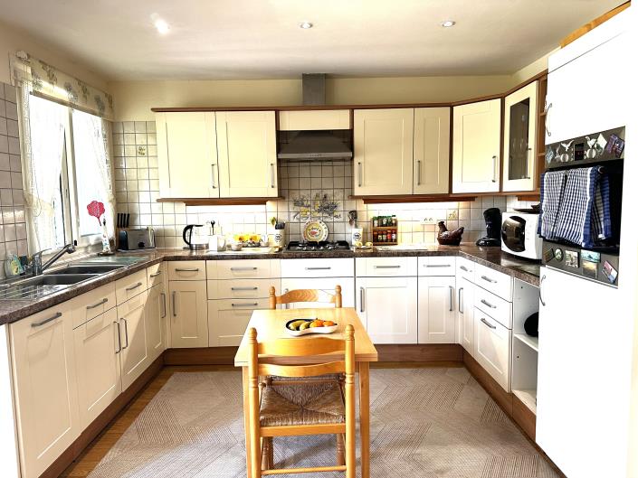 Image No.4-2 Bed Villa / Detached for sale