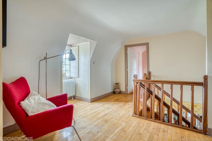 Image No.14-4 Bed Chateaux for sale