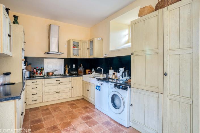 Image No.19-4 Bed Chateaux for sale