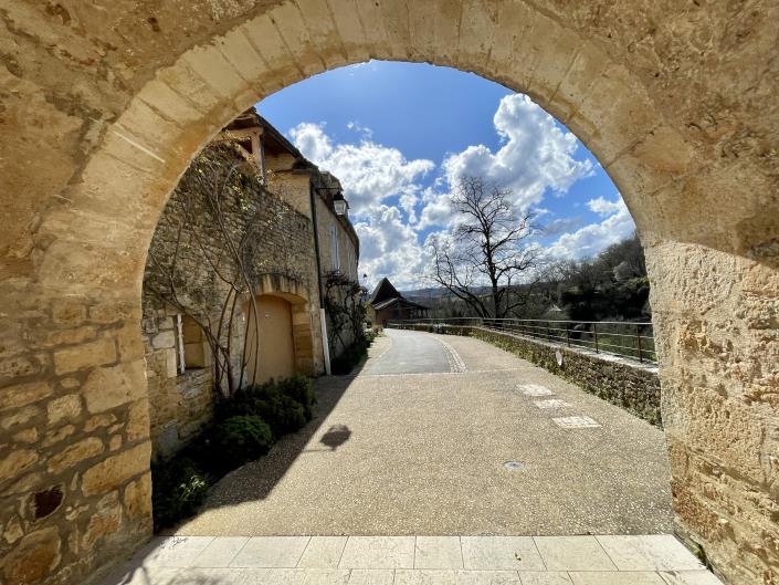 Image No.16-4 Bed Chateaux for sale