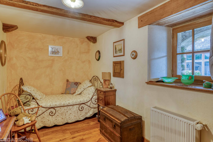 Image No.20-4 Bed House for sale