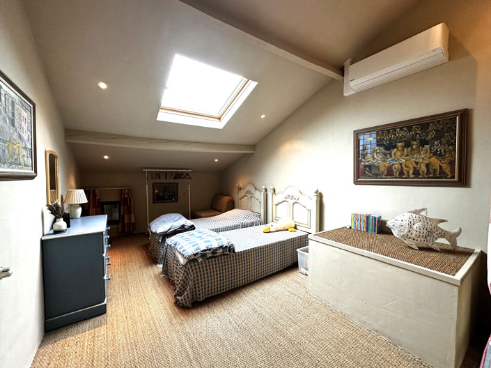 Image No.11-4 Bed House for sale