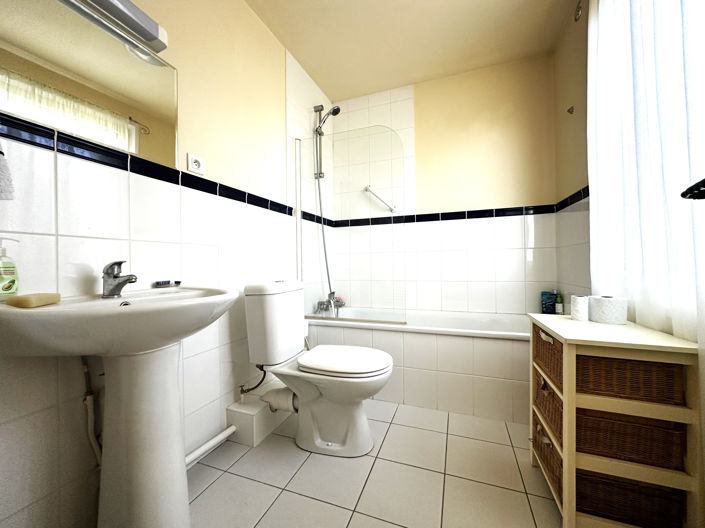 Image No.8-2 Bed House for sale