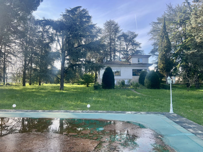 Image No.2-5 Bed House for sale