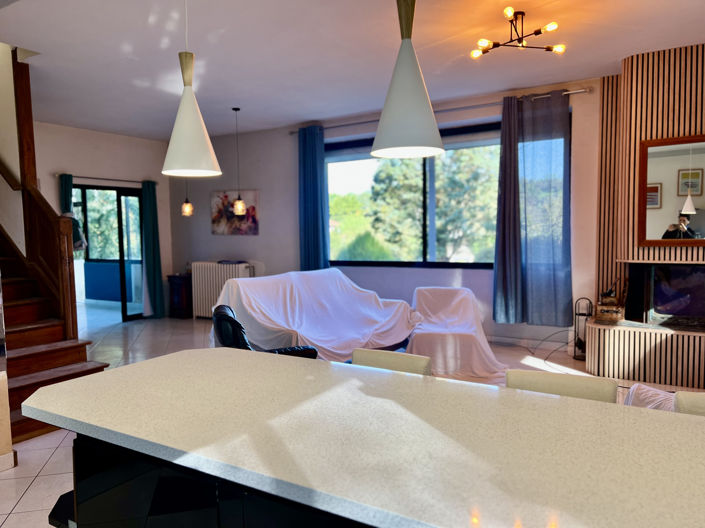 Image No.9-5 Bed House for sale