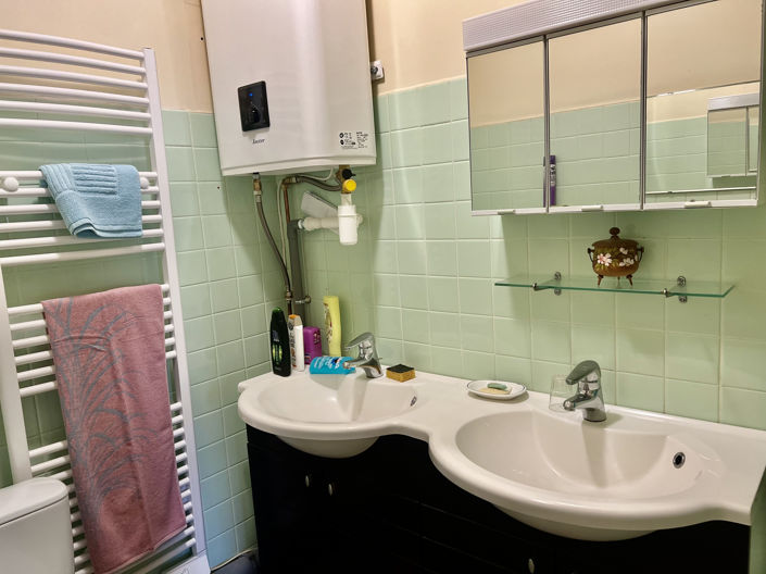 Image No.18-5 Bed House for sale