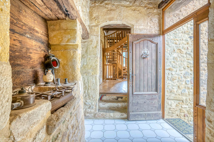 Image No.2-4 Bed House for sale