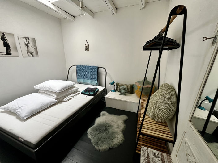 Image No.6-1 Bed House for sale