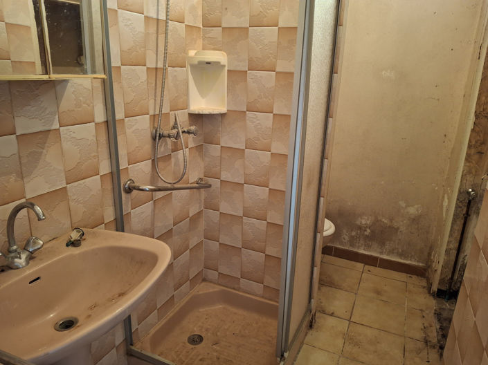 Image No.12-2 Bed House for sale