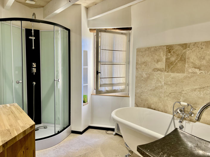 Image No.10-3 Bed House for sale