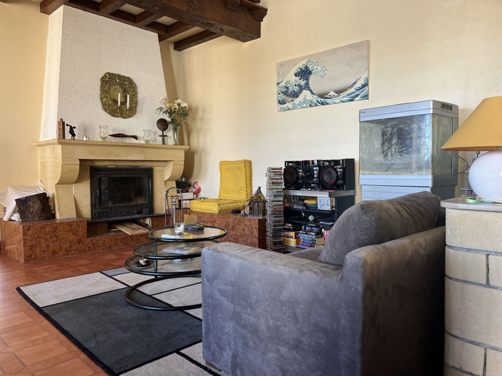 Image No.8-5 Bed House for sale