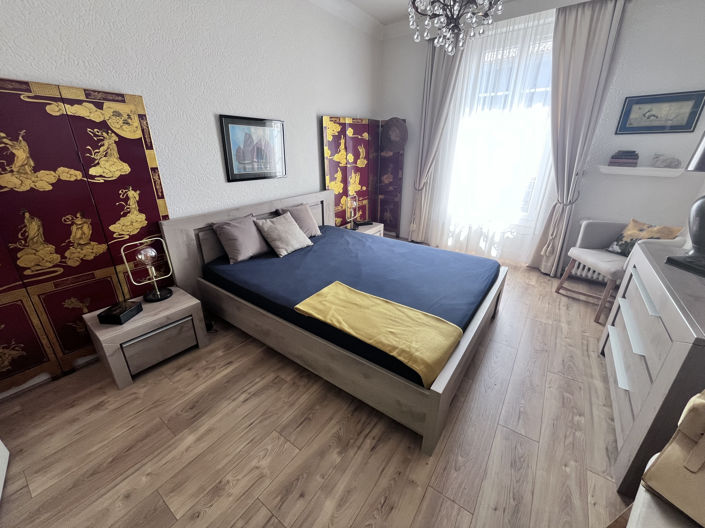 Image No.11-7 Bed House for sale