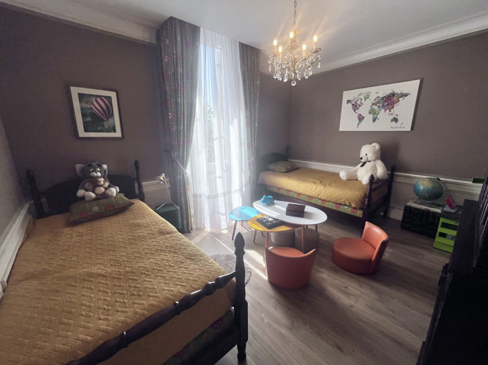 Image No.12-7 Bed House for sale