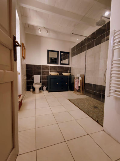 Image No.18-5 Bed House for sale