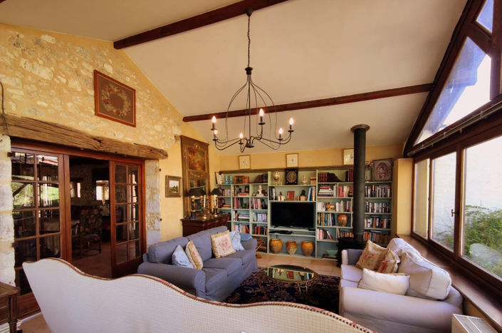 Image No.9-5 Bed House for sale