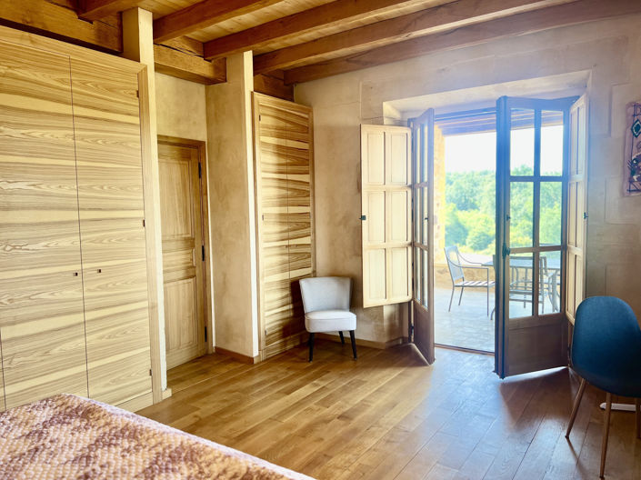 Image No.27-3 Bed Property for sale