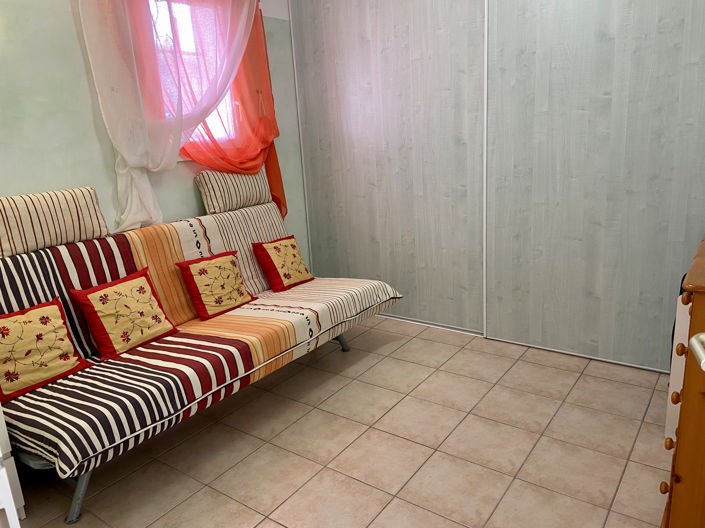 Image No.20-4 Bed House for sale