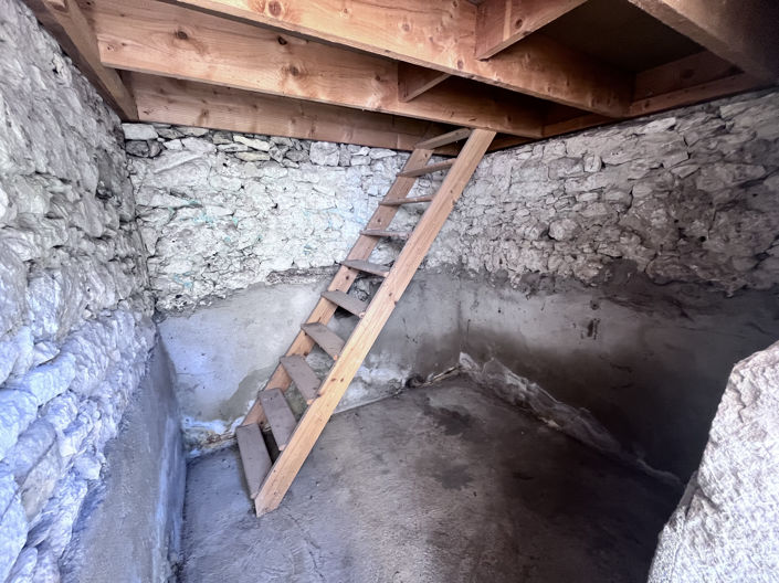 Image No.23-6 Bed House for sale