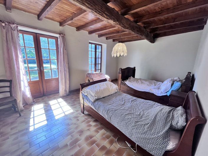 Image No.5-6 Bed House for sale