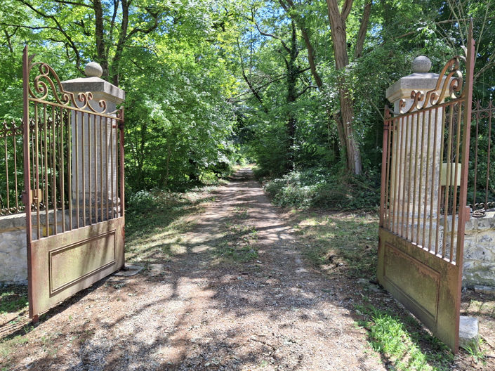 Image No.29-8 Bed House for sale