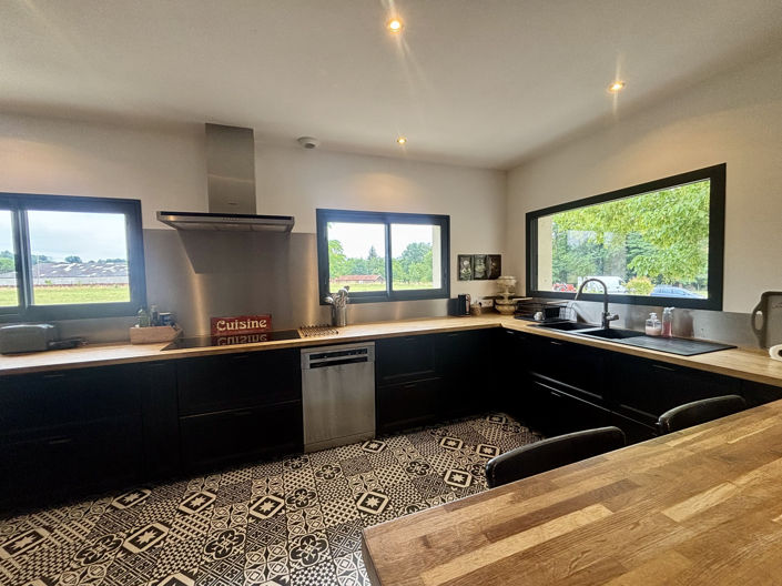 Image No.12-7 Bed House for sale