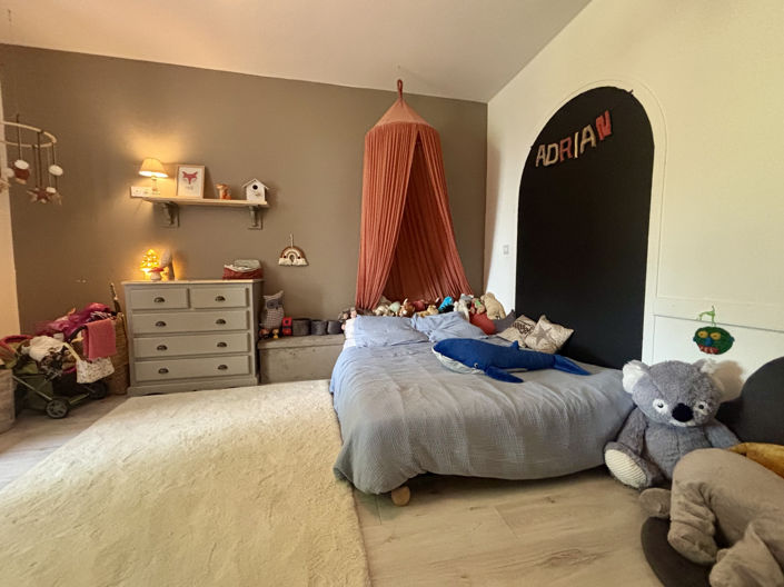 Image No.18-7 Bed House for sale