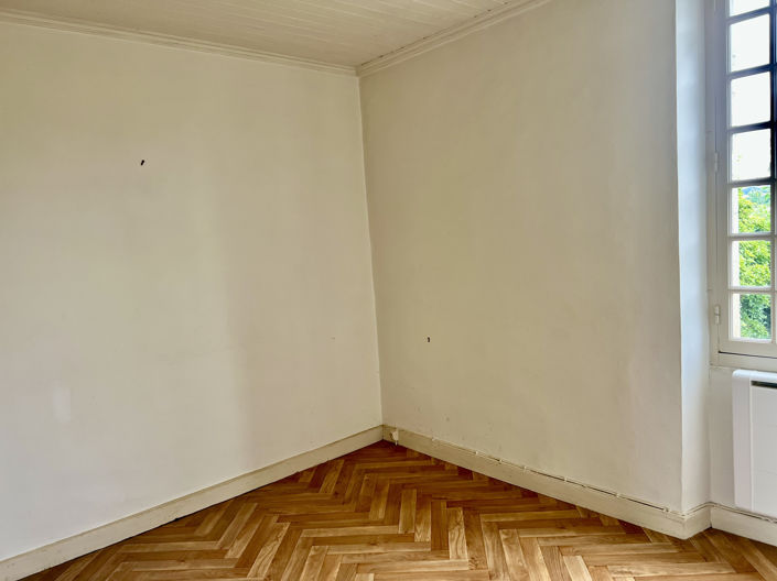 Image No.10-2 Bed House for sale