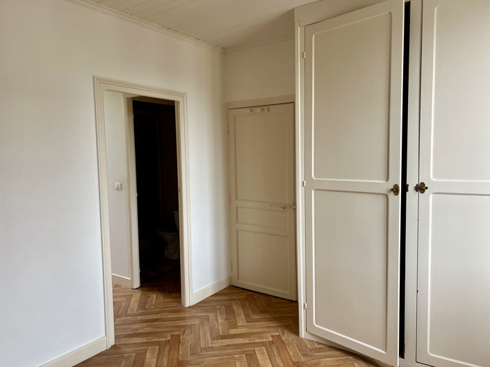 Image No.9-2 Bed House for sale