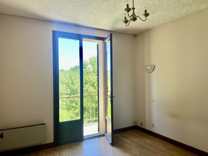 Image No.10-3 Bed House for sale