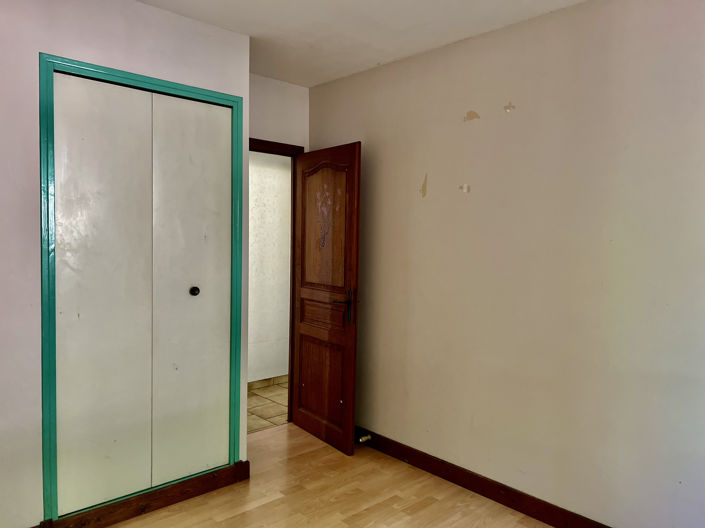 Image No.15-3 Bed House for sale