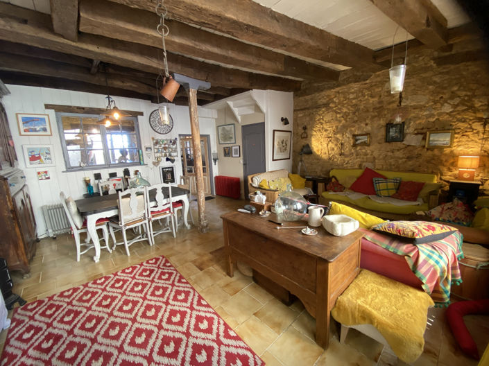 Image No.10-3 Bed House for sale