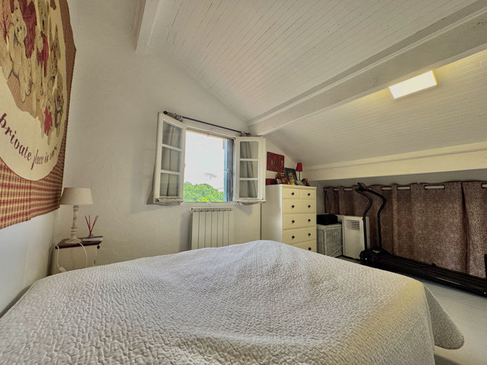 Image No.17-3 Bed House for sale