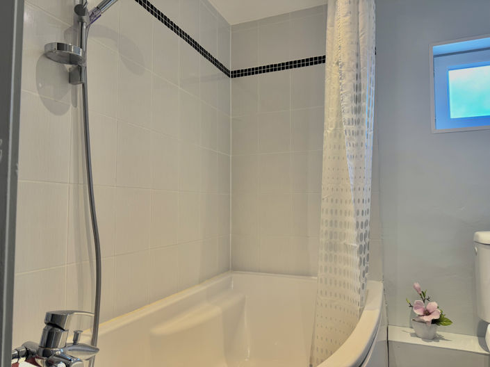 Image No.20-3 Bed House for sale