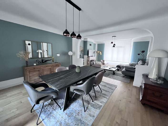 Image No.1-6 Bed House for sale