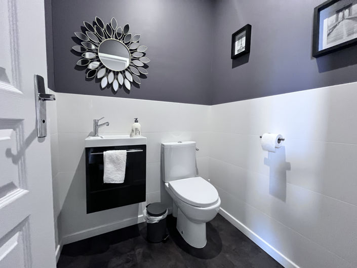 Image No.18-6 Bed House for sale