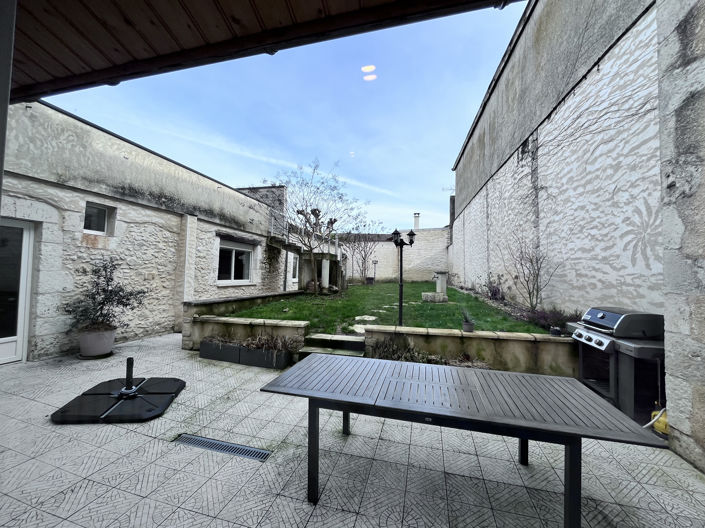 Image No.19-6 Bed House for sale